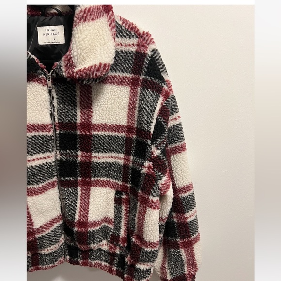 Urban heritage. White red and black plaid Teddy coat. Size large - Picture 4 of 6